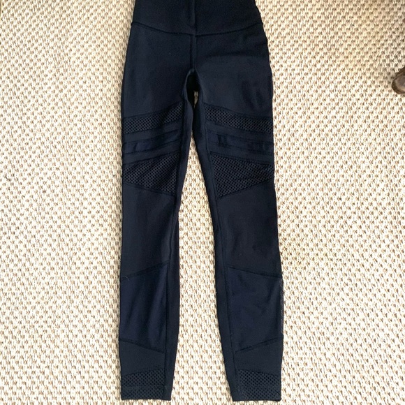 Lululemon - Picture 4 of 7